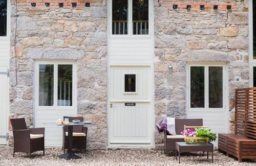 Camborne Casa | Juniper's Stable - rest and relax in style