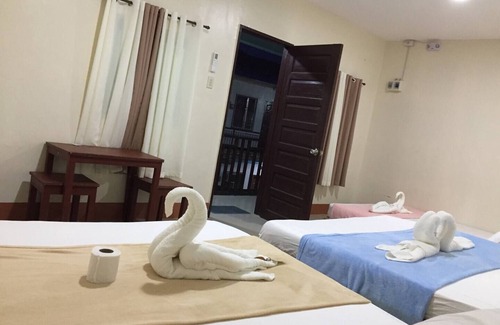 Tawala Cama Y Desayuno | Junlyn Apartelle Family room for 7 to 8