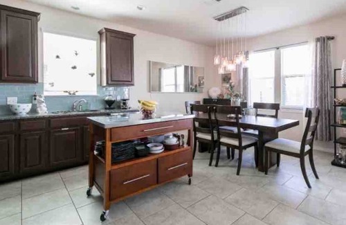 Austin Casa | Just 10 minutes south of the airport, COTA and 12min to DT Eastside