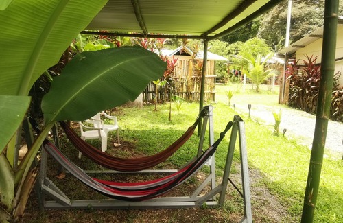 Cahuita Casa | A tan solo 4 min de la Playa y Parque Nacional de Cahuita! Casa familiar.