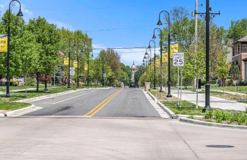 Northeast South Bend Casa | Just a few Blocks to Notre Dame
