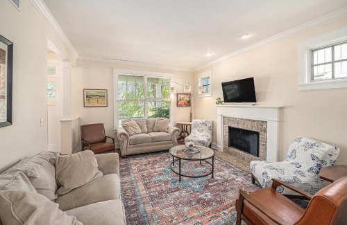 Northeast South Bend Casa | Just a few Blocks to Notre Dame