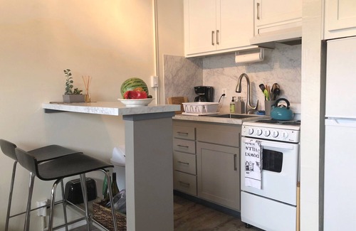 Carpinteria Condominio | A pocos pasos de Carpinteria State Beach. Brillante, limpio y acogedor.