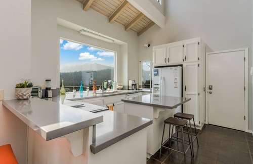 Meeks Bay Casa | Just above the waters of Meeks Bay, this remarkable home offers unobstructed 180-degree lake views.