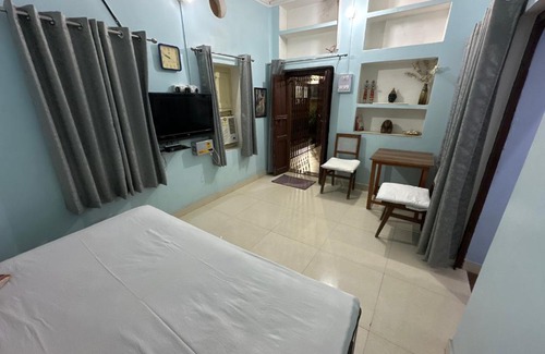 Mahmoorganj Casa | Just Be Happy Homestay