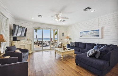 Silver Sands Beach Casa | Just Beachy - 5 Bedroom 5 Bathroom Beach Front Home! Sleeps 20 home