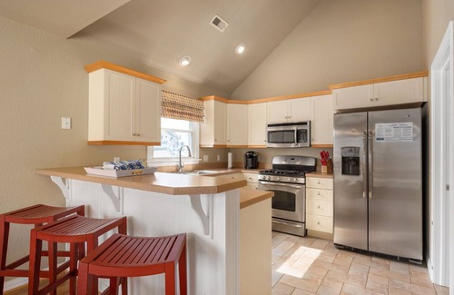 Corolla Casa | Just Coasting: Private pool, hot tub, community pools, Currituck Club amenities