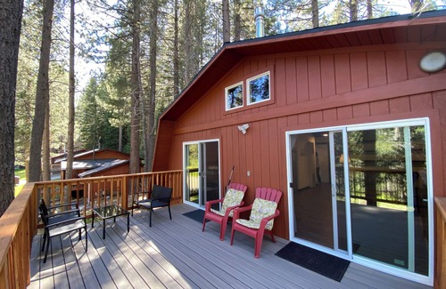 North Upper Truckee Chalet De Esquí | Just Listed! Forest View Dog Friendly 2-Bedroom House Near Heavenly And Lake