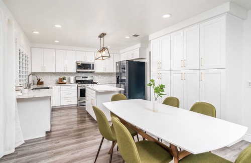 Ontario Casa | Just minutes away from Ontario, Ca Airport, Luxury Living at its finest!