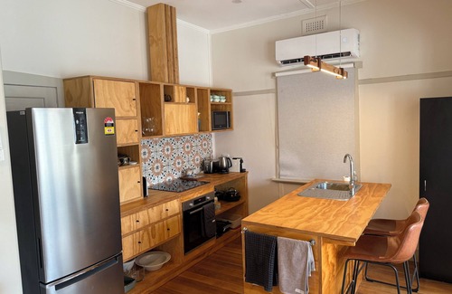 Lake Wendouree Casa | Just off the beautiful Lake Wendouree, fully fenced, dog friendly, air cond