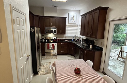 Woodlake Trails Casa | Just Outside of Austin...Quiet, Serene 3 bedroom+ with Pool & Pond