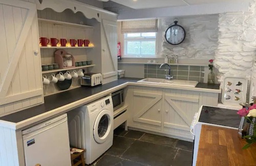 Port Isaac Casa | Just reduced for July & Aug-Geranium Cottage, Port Isaac sleeps 8 + dogs