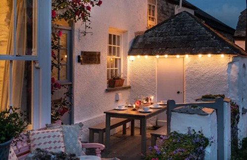 Port Isaac Casa | Just reduced for July & Aug-Geranium Cottage, Port Isaac sleeps 8 + dogs