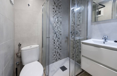El Guinardo Apartamento | Just Renovated Apartment in the Center of Barcelona