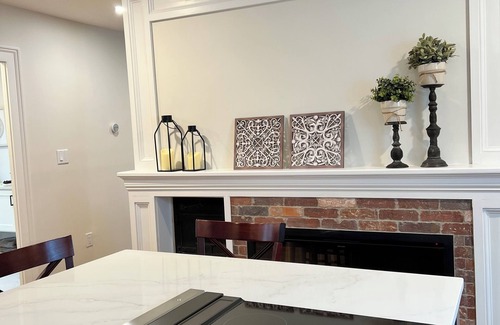 Plymouth Apartamento | Para toda la familia-Downtown Plymouth-Large Yard w / Grill-Off Street Parking & MORE!