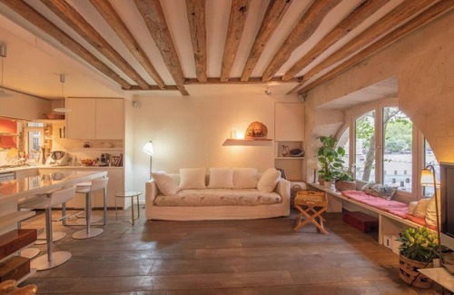 6th Arrondissement Apartamento | JUST STEPS AWAY FROM THE ICONIC SAINT-SULPICE CHURCH-110 SQM