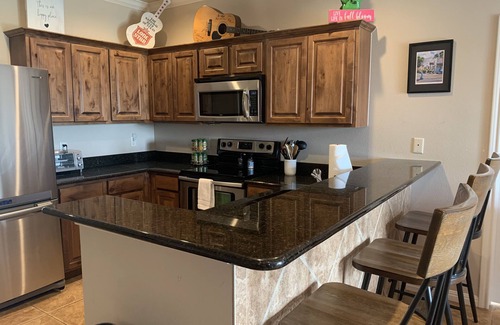 Gruene Condominio | Just steps to everything Gruene!