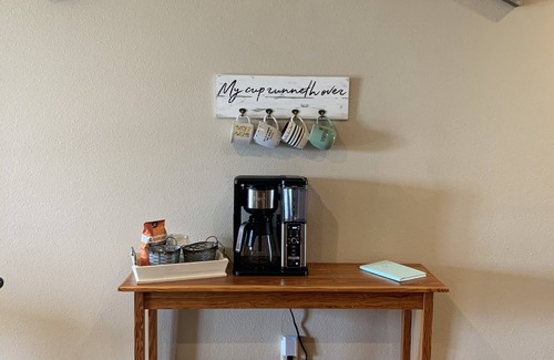 Gruene Condominio | Just steps to everything Gruene!