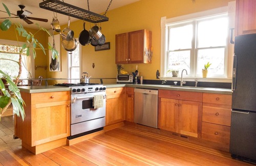 Bozeman Casa | A solo dos cuadras del centro de Bozeman, Dahlia House es un refugio escondido