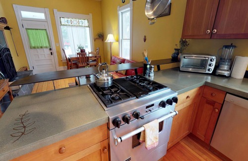 Bozeman Casa | A solo dos cuadras del centro de Bozeman, Dahlia House es un refugio escondido