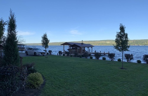 Valois Casa | Just Us - Private Waterfront Home on Seneca Lake. Dog Friendly!