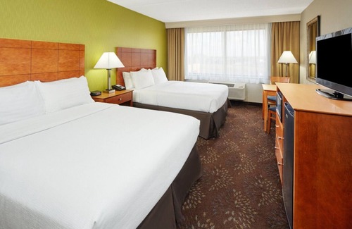 Matteson Casa | Just What You Were Looking For! Free Parking, Restaurant, Near Odyssey Fun World