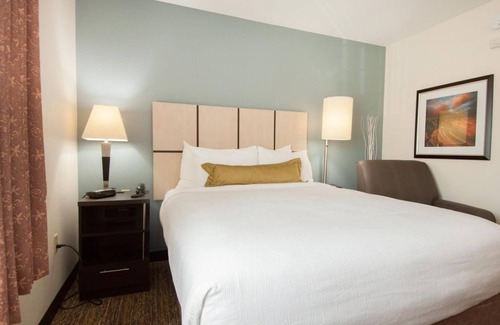 Anaheim Resort Complejo | Just What You Were Looking For! 2 Comfortable Units, Kitchenette, Pets Allowed