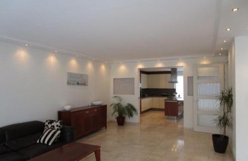 Krisztinavaros Apartamento | két tágas utcai szoba és egy kert