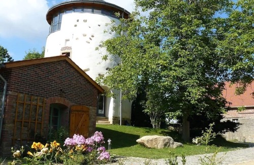 Konigshain Casa | Königshain Windmühlenhof ( mill tower )