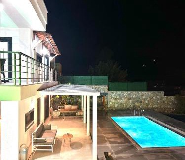 Bodrum Casa | Kızılağaçta özel havuzlu geniş bahçeli lüks Villa