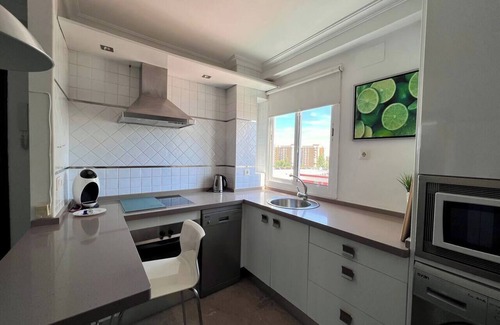 San Pablo D y E Apartamento | K.C 727 - Apartment near the train station great location