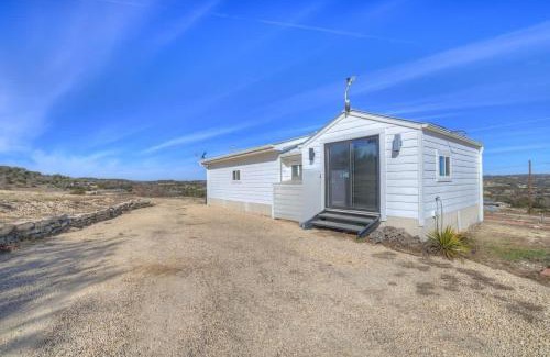 Center Point Casa | K Loma Vista with Hill Country Views