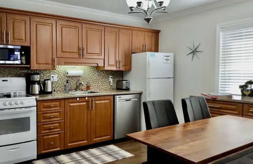 Collingwood Condominio | K's Cozy Condo -Mins. to Beach, Trails, Shops, Skiing. Walk to restaurants, bar.