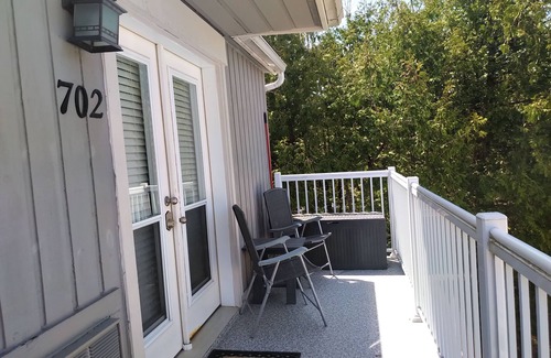 Collingwood Condominio | K's Cozy Condo -Mins. to Beach, Trails, Shops, Skiing. Walk to restaurants, bar.