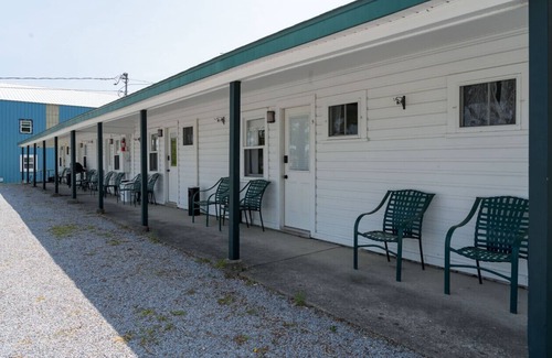 Clayton Apartamento | K's Motel with Stunning St. Lawrence River Views - Room 3