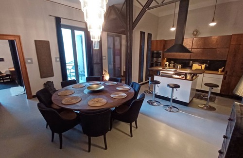 Erzsebetvaros Apartamento | K18 Industrial luxury front and rear balcony epicenter of downtown/party area.