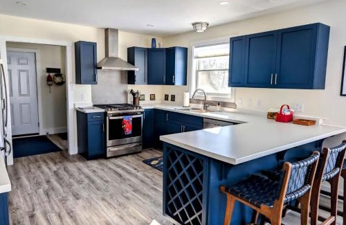 Ellsworth Casa | K1ssick Cove Beach House family Acadia watersports