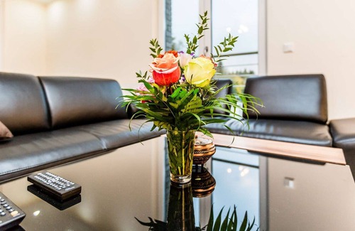 Rath-Heumar Apartamento | K83 Apartment for 8 people with terrace and free WiFi in Cologne Rath