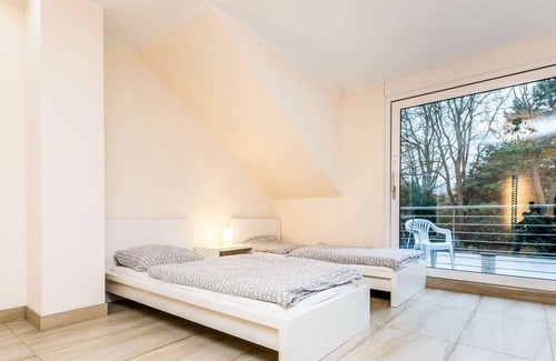 Rath-Heumar Apartamento | K83 Apartment for 8 people with terrace and free WiFi in Cologne Rath