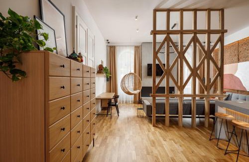 Brasov City Centre Apartamento | Ka'yana Apartments - Restored Luxury in the Heart of the Old Town, near Black Church, Council Sq