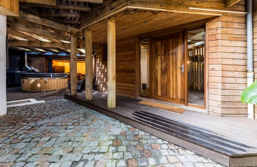 Biarritz Villa | KABANE. KEYWEEK. Villa pool spa sauna downtown