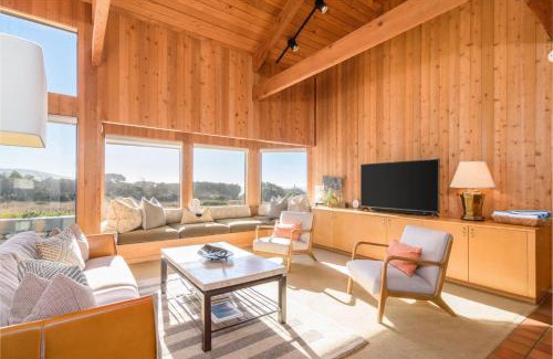 Sea Ranch Casa | Kabella - Pet Friendly With Hot Tub