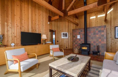 Sea Ranch Casa | Kabella - Pet Friendly With Hot Tub