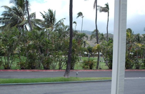Waialae Iki Condominio | Kahala Beach Ocean Front & Garden View 2 Dormitorio / Baño