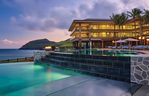 Foster Village Condominio | Kaiholo 4-Bdrm Signature,Moderm Take of Traditional Hawaiian Interiors