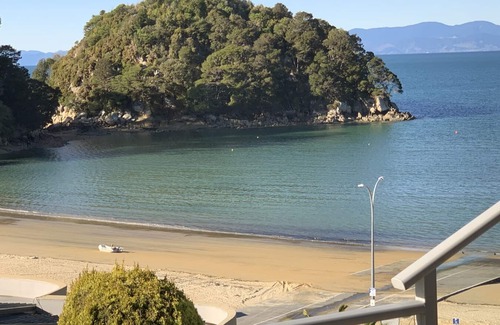 Ngaio Bay Casa | Kaiteriteri Retreat Balcony Studio - commanding great views of the Beach
