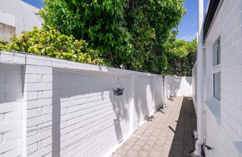Merivale Casa | Kaleido Nook Enchanting 3BR Magic on Rugby Street