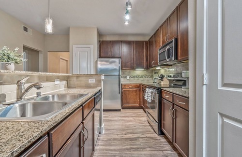 Park Central Apartamento | Kaleidoscope Near Galleria/Medical City
