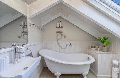 Kalk Bay Casa | Kalk Bay Condo at The Majestic