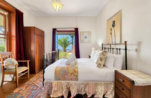 Kalk Bay Apartamento | Kalk Bay Cottage with Patio Harbour View